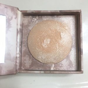 Urban Decay Naked Illuminated Shimmering Powder